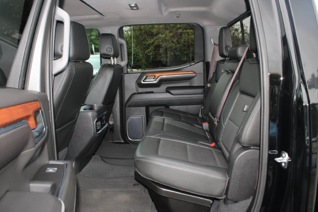 Used 2023 GMC Sierra 1500 Denali w/ Technology Package AWD/4WD image 18