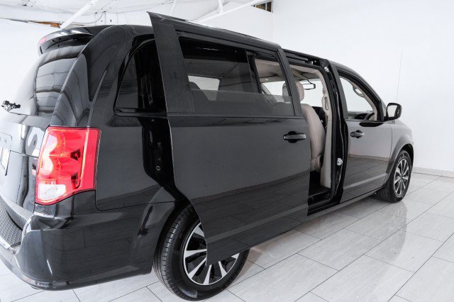 Used 2018 Dodge Grand Caravan SE w/ UConnect Hands-Free Group FWD image 40