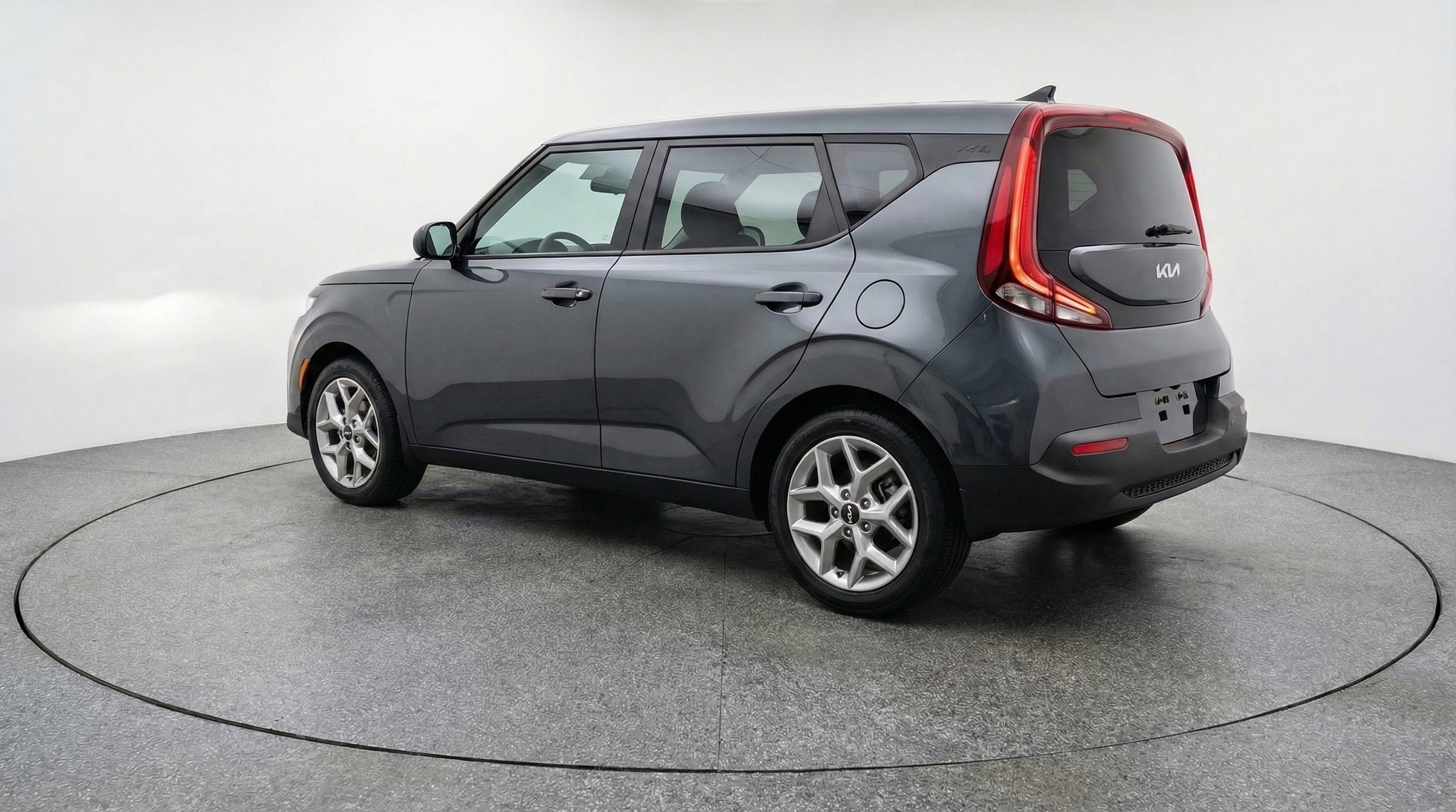 Used 2025 Kia Soul LX w/ LX Technology Package FWD image 6