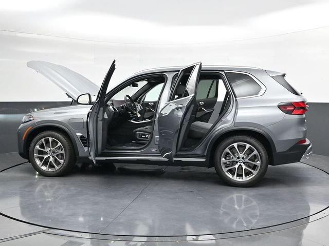 Used 2026 BMW X5 xDrive50e w/ Climate Comfort Package image 36