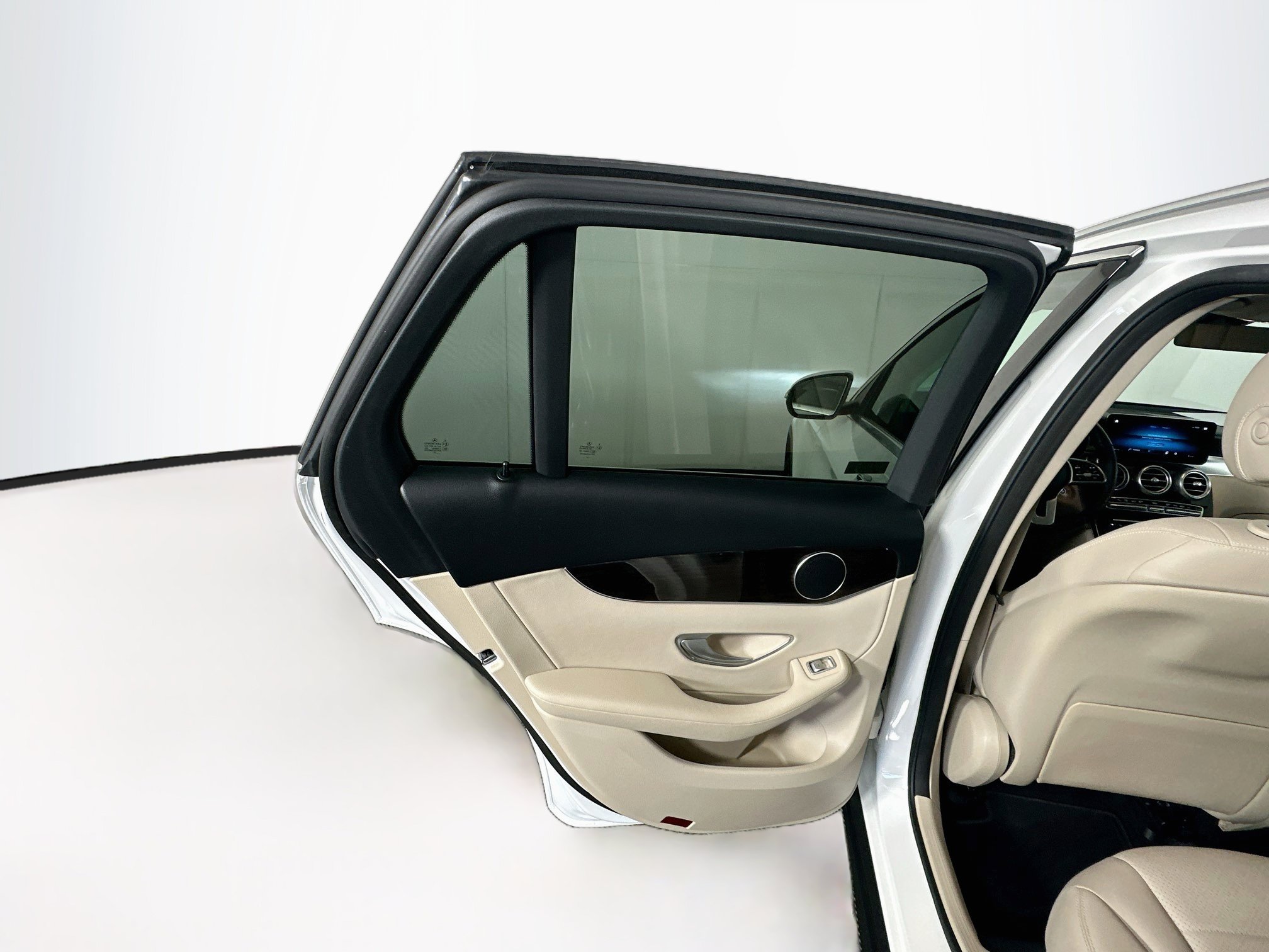 Used 2021 Mercedes-Benz GLC 300 4MATIC w/ Premium Package image 26