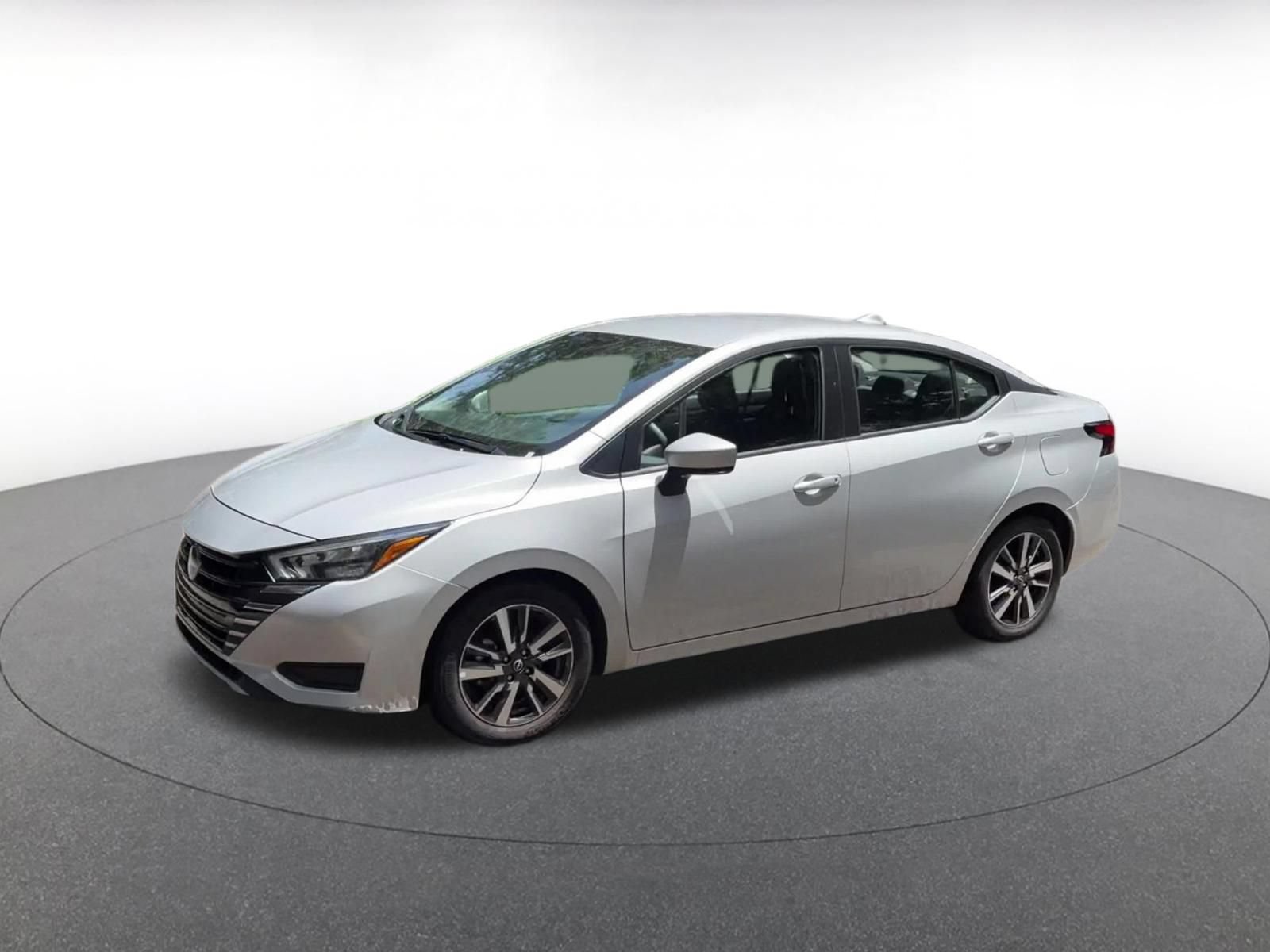 Used 2025 Nissan Versa SV FWD image 7