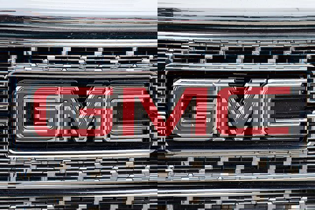 Used 2016 GMC Sierra 1500 Denali w/ Enhanced Driver Alert Package image 17