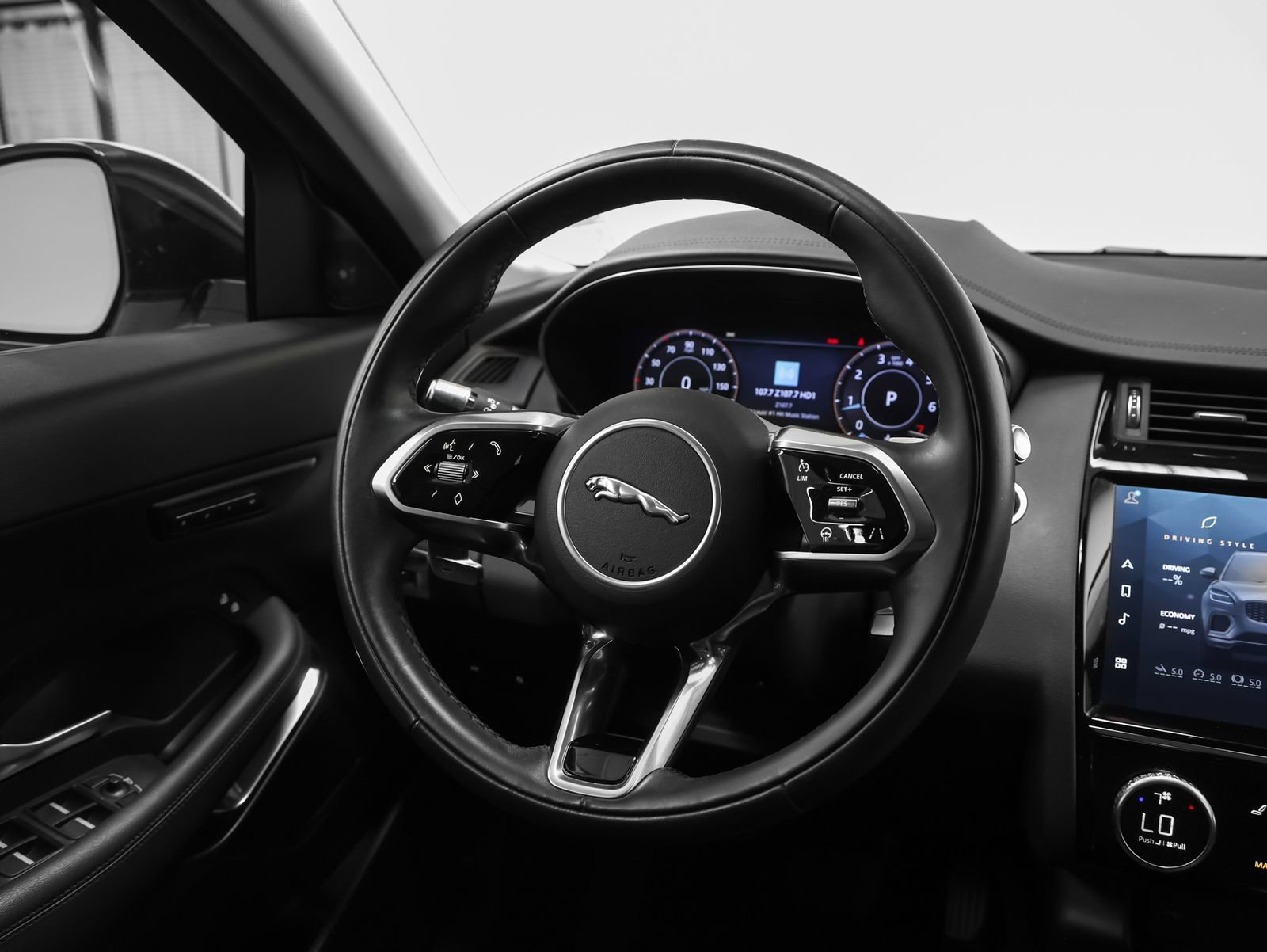 Used 2021 Jaguar E-PACE SE AWD/4WD image 33