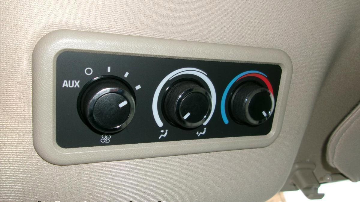 Used 2024 Chevrolet Express 2500 LT w/ LT Preferred Equipment Group RWD image 21