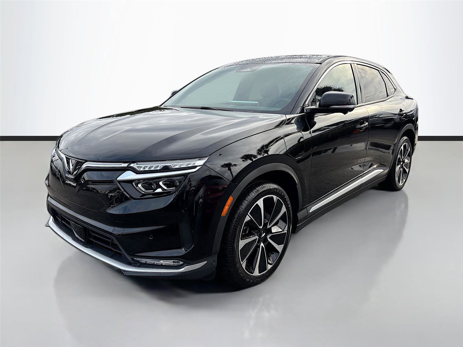 New 2025 VinFast VF 8 Plus image 3