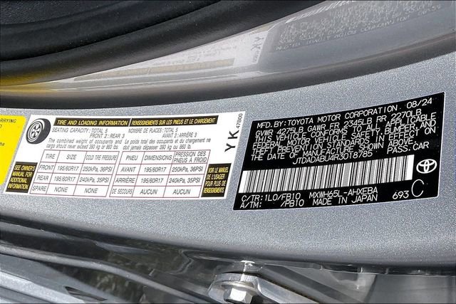 Used 2024 Toyota Prius LE image 32