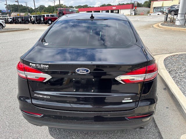 Used 2019 Ford Fusion SE FWD image 7
