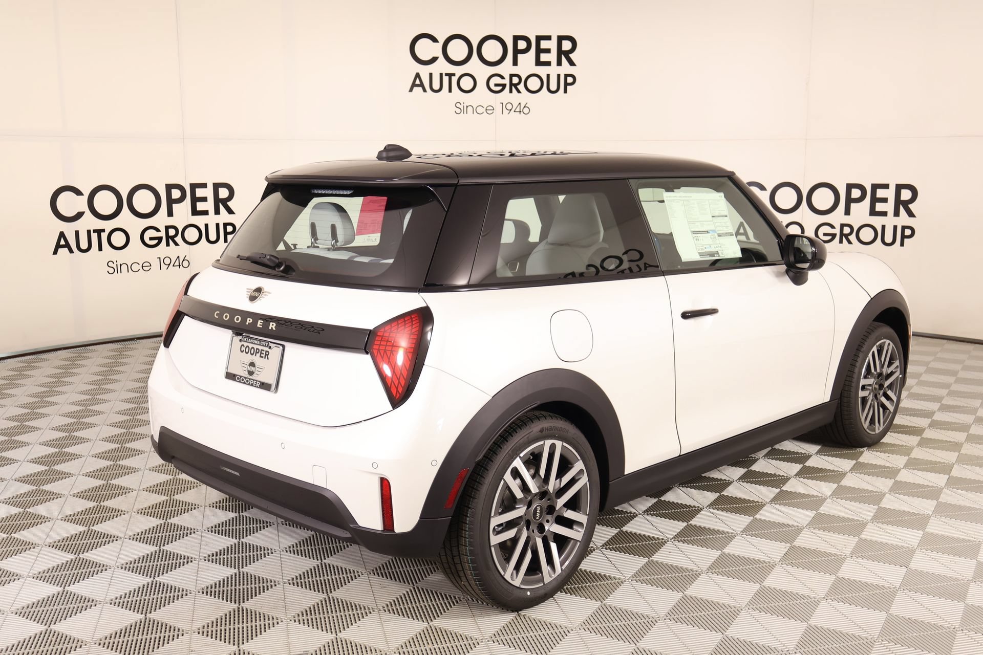 New 2026 MINI Cooper 2-Door Hardtop FWD image 19