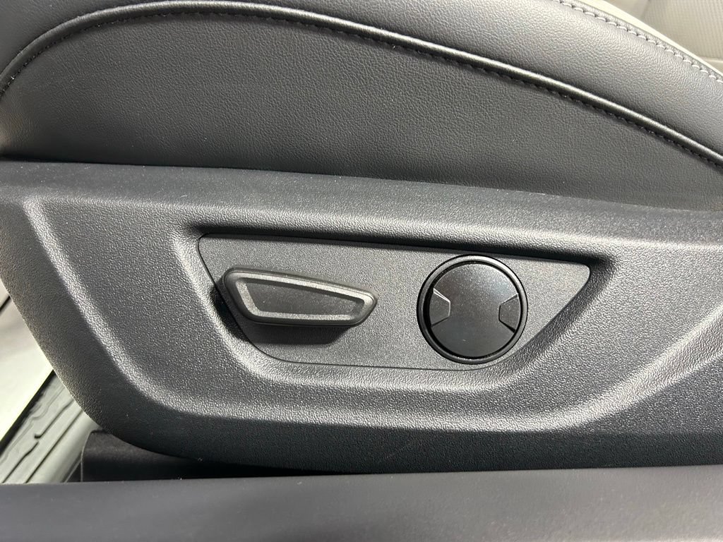 Used 2026 Ford Mustang Premium RWD image 23