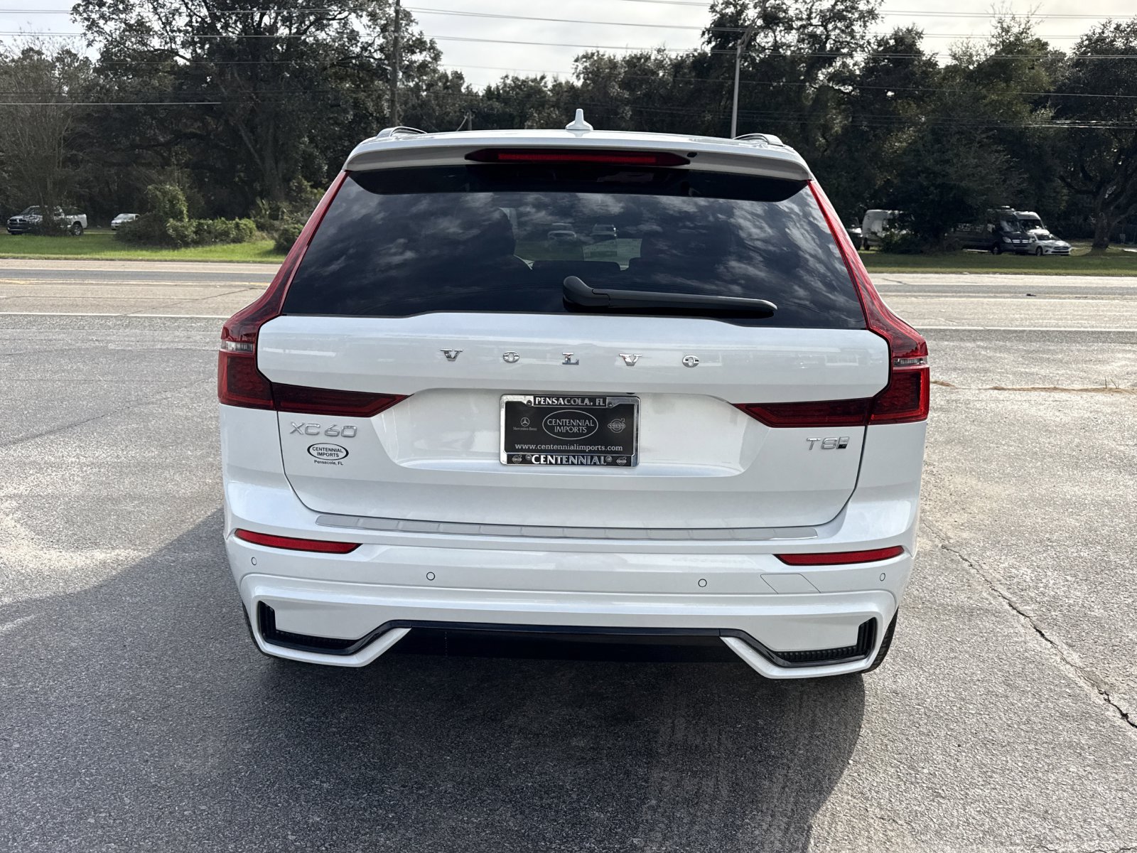 New 2026 Volvo XC60 T8 Plus w/ Protection Package Premier AWD/4WD image 4