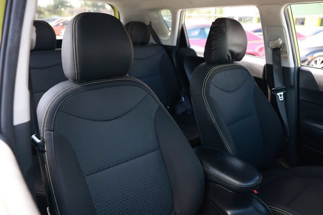 Used 2016 Kia Soul + FWD image 19