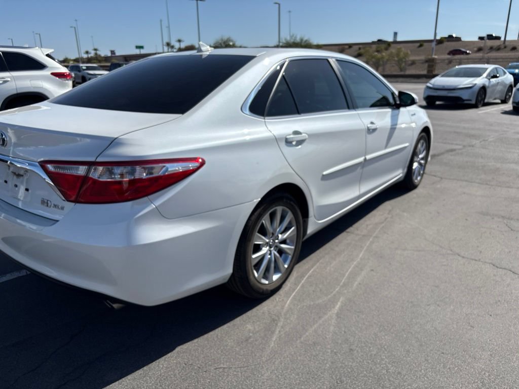 Used 2016 Toyota Camry XLE w/ Moonroof Package FWD image 12
