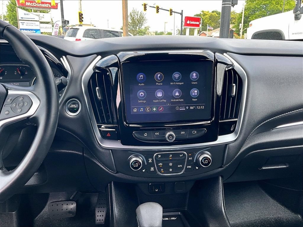 Used 2023 Chevrolet Traverse LT AWD/4WD image 18