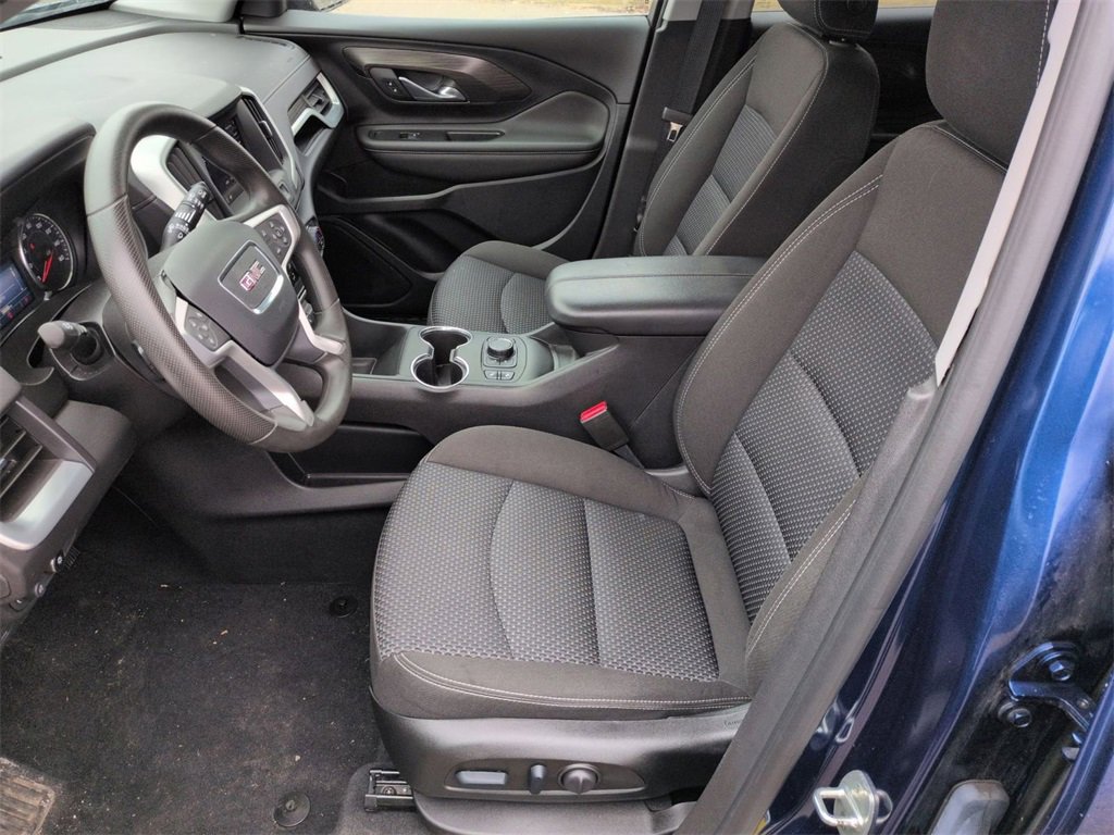 Used 2023 GMC Terrain SLE w/ Driver Convenience Package image 12