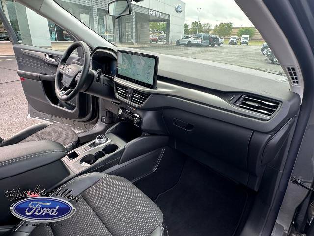 New 2025 Ford Escape SE FWD image 11