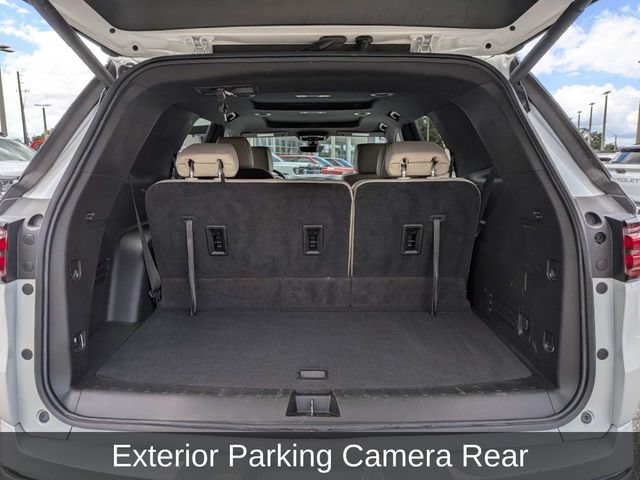 Used 2023 Chevrolet Traverse Premier FWD image 17
