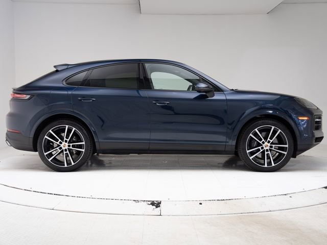 Certified 2025 Porsche Cayenne Coupe AWD/4WD image 33