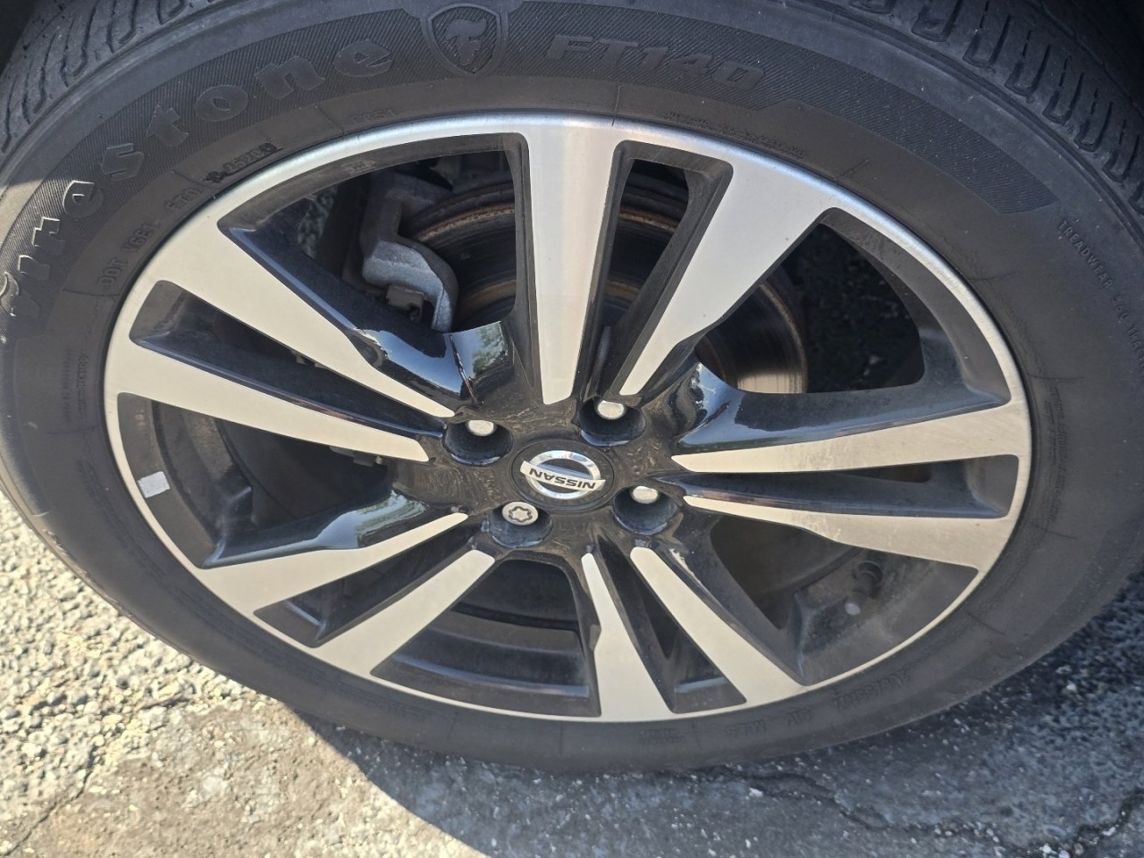 Used 2020 Nissan Kicks SR image 15