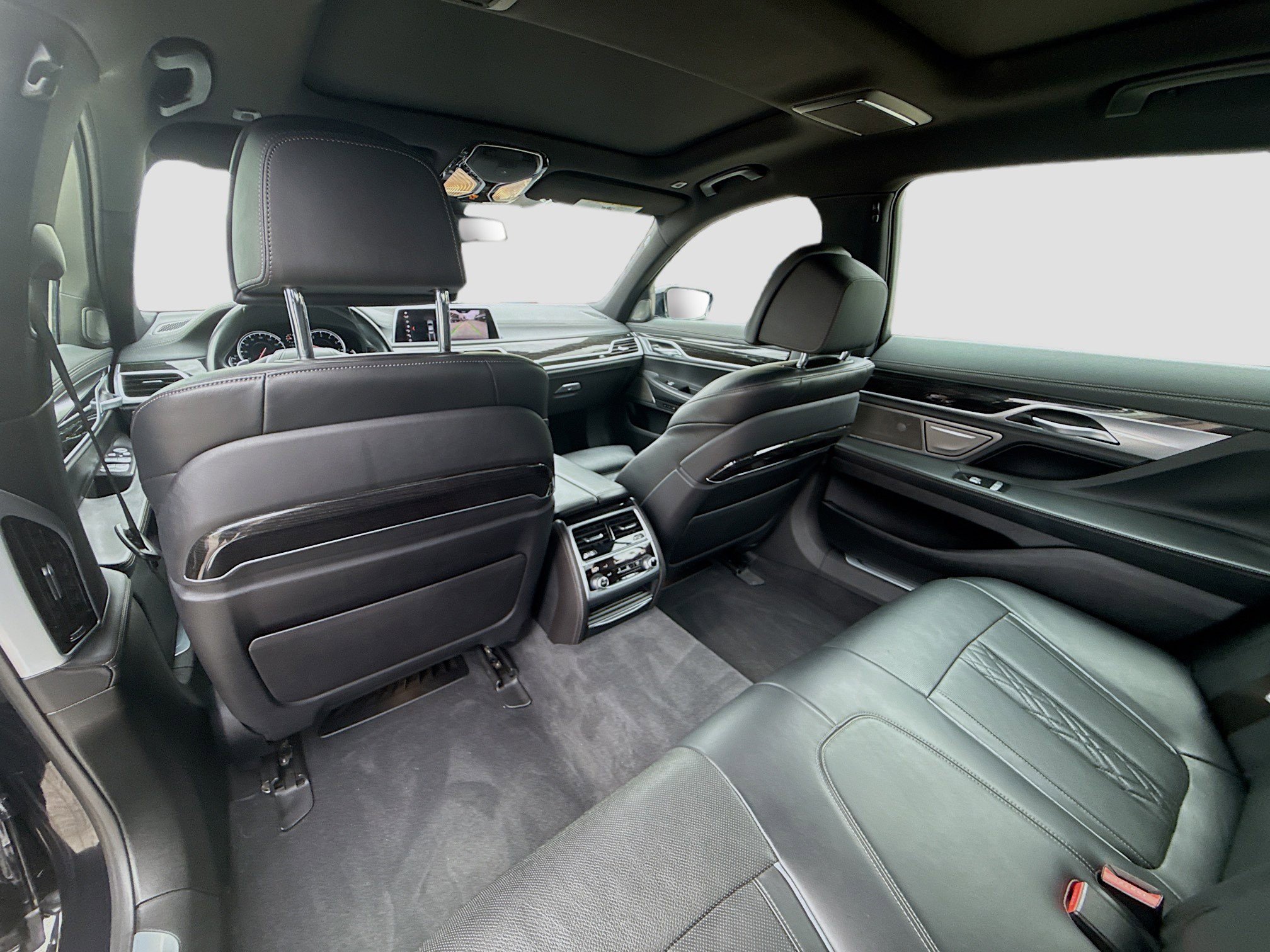 Used 2019 BMW 750i image 23