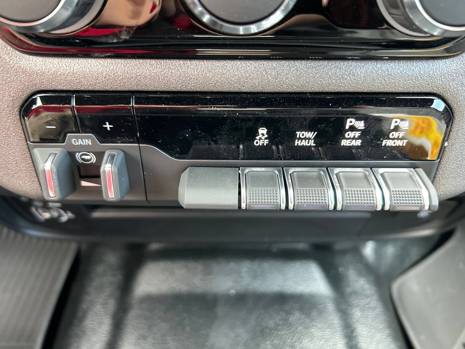 New 2026 RAM 2500 Tradesman w/ Chrome Appearance Group AWD/4WD image 28