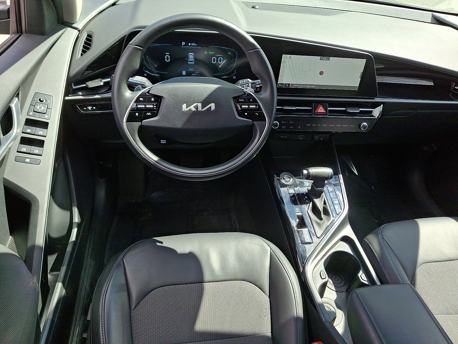 Used 2024 Kia Niro EX image 11