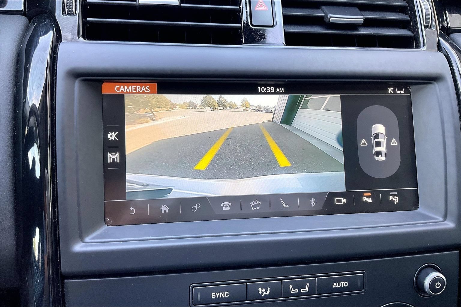 Used 2020 Land Rover Discovery SE AWD/4WD image 13
