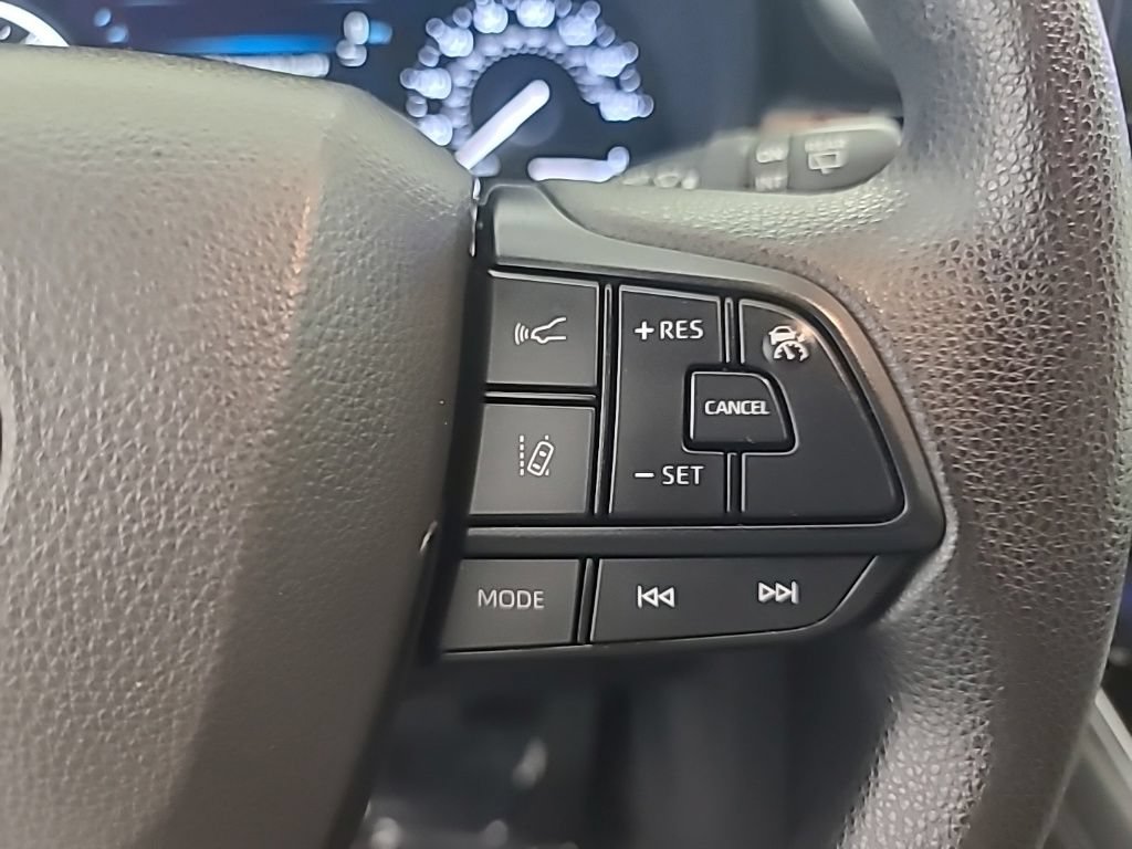 Used 2025 Toyota Sienna LE FWD image 34