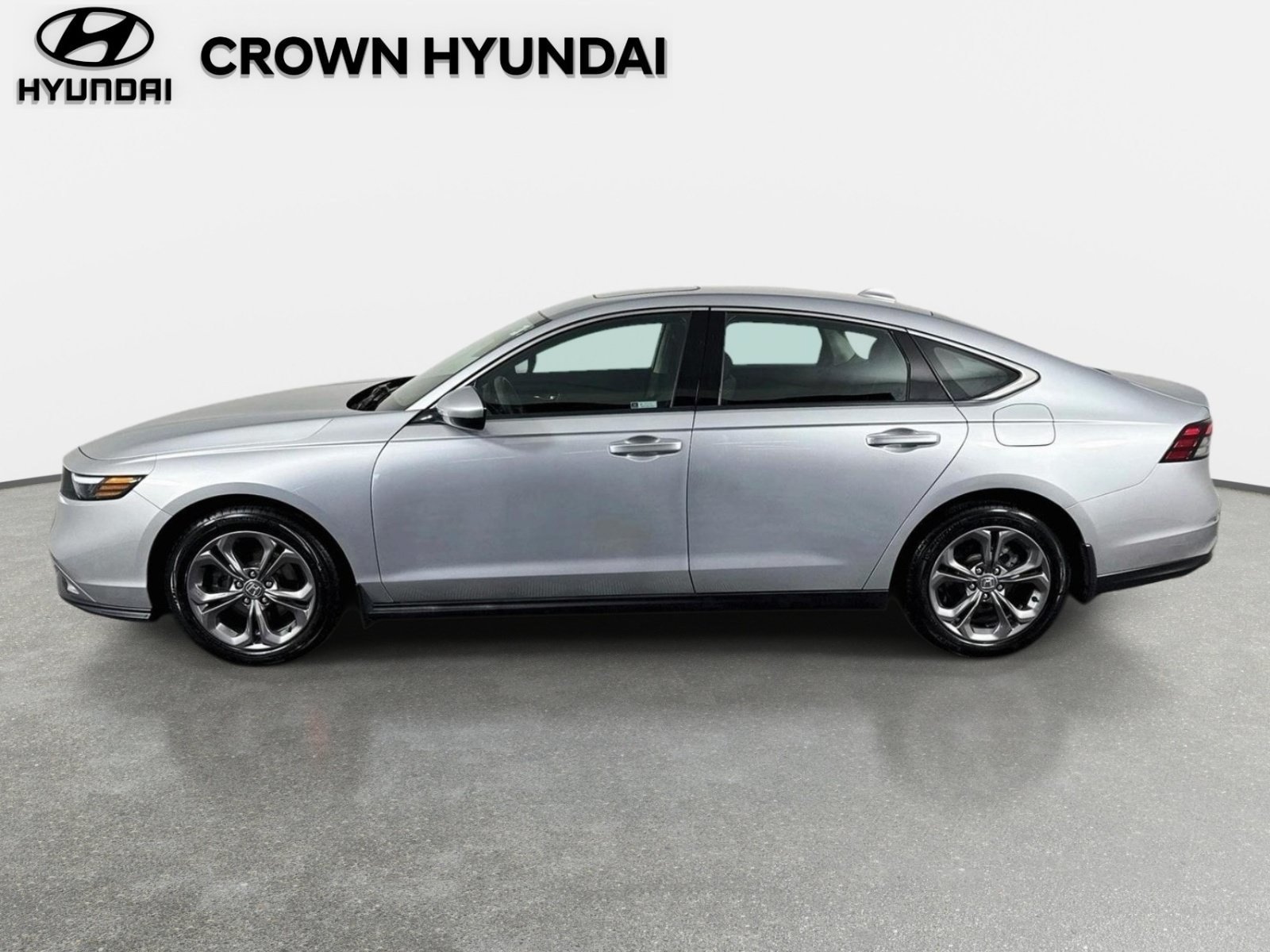 Used 2024 Honda Accord EX image 9