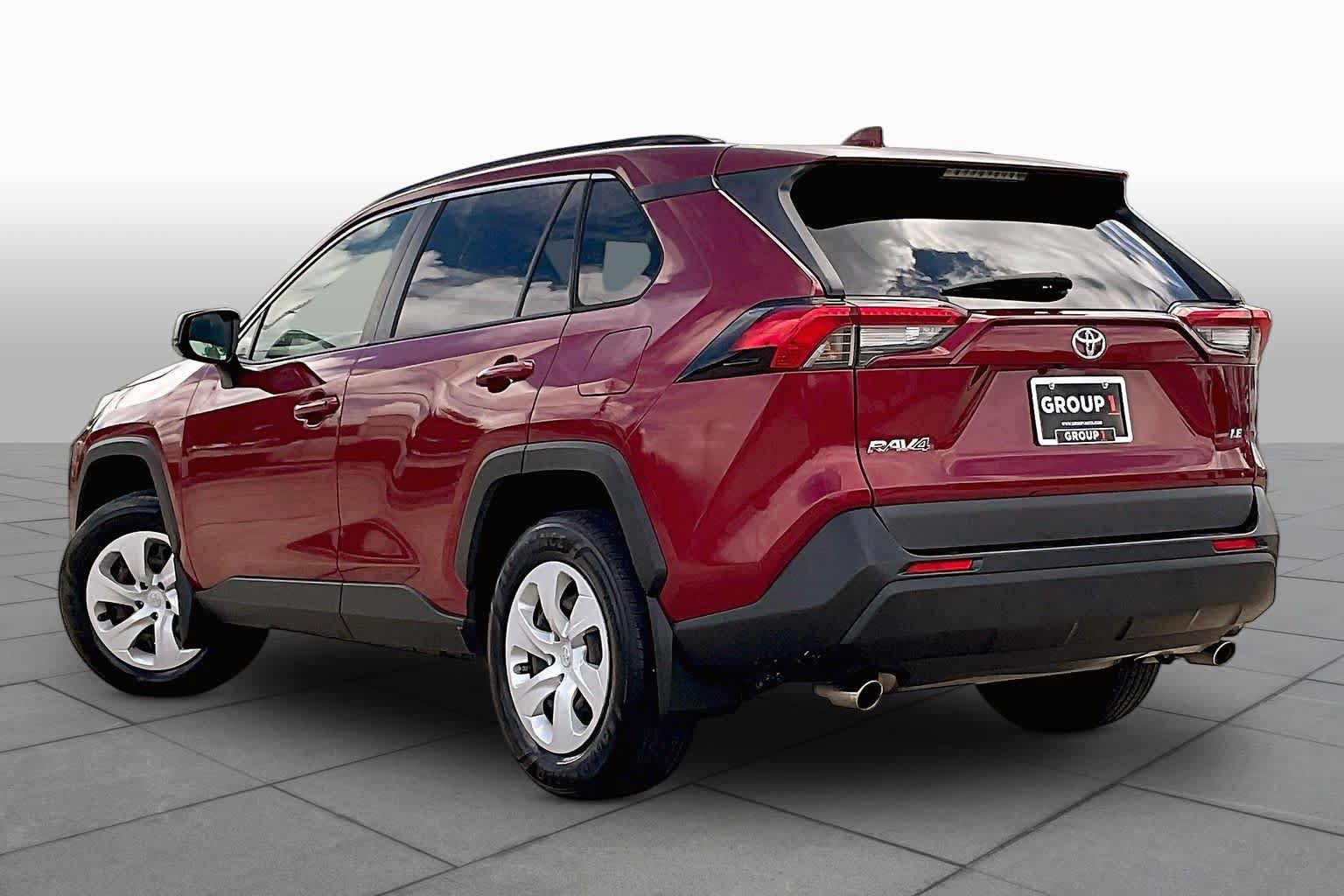 Used 2020 Toyota RAV4 LE FWD image 11