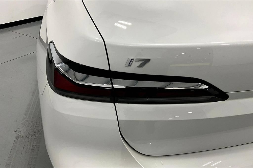 New 2025 BMW i7 eDrive50 RWD image 32
