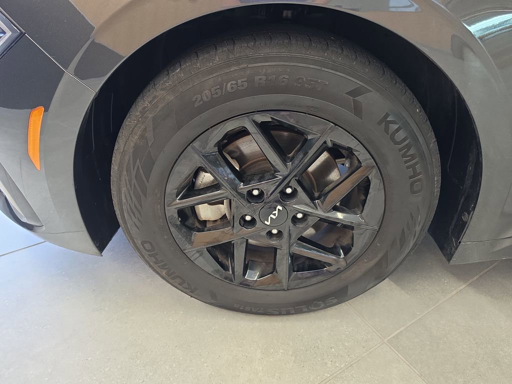 Used 2025 Kia K5 LXS FWD image 33
