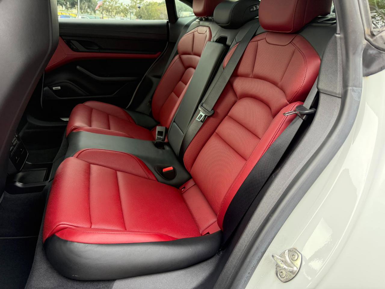 Used 2020 Porsche Taycan AWD/4WD image 27