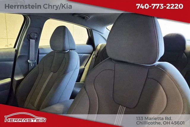 Used 2024 Hyundai Elantra SE image 22