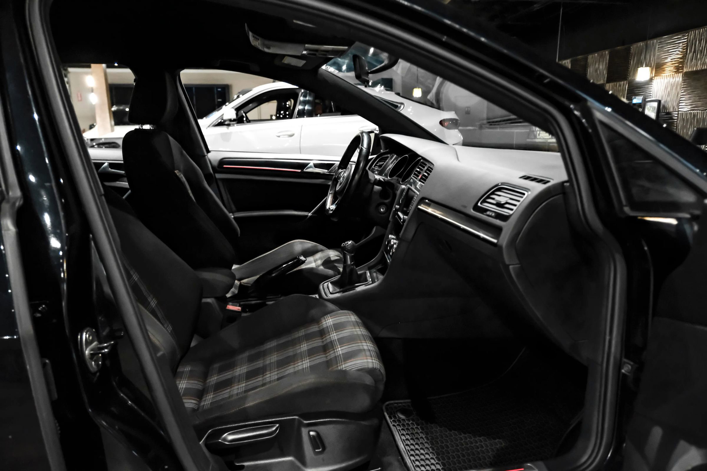 Used 2017 Volkswagen GTI S FWD image 32