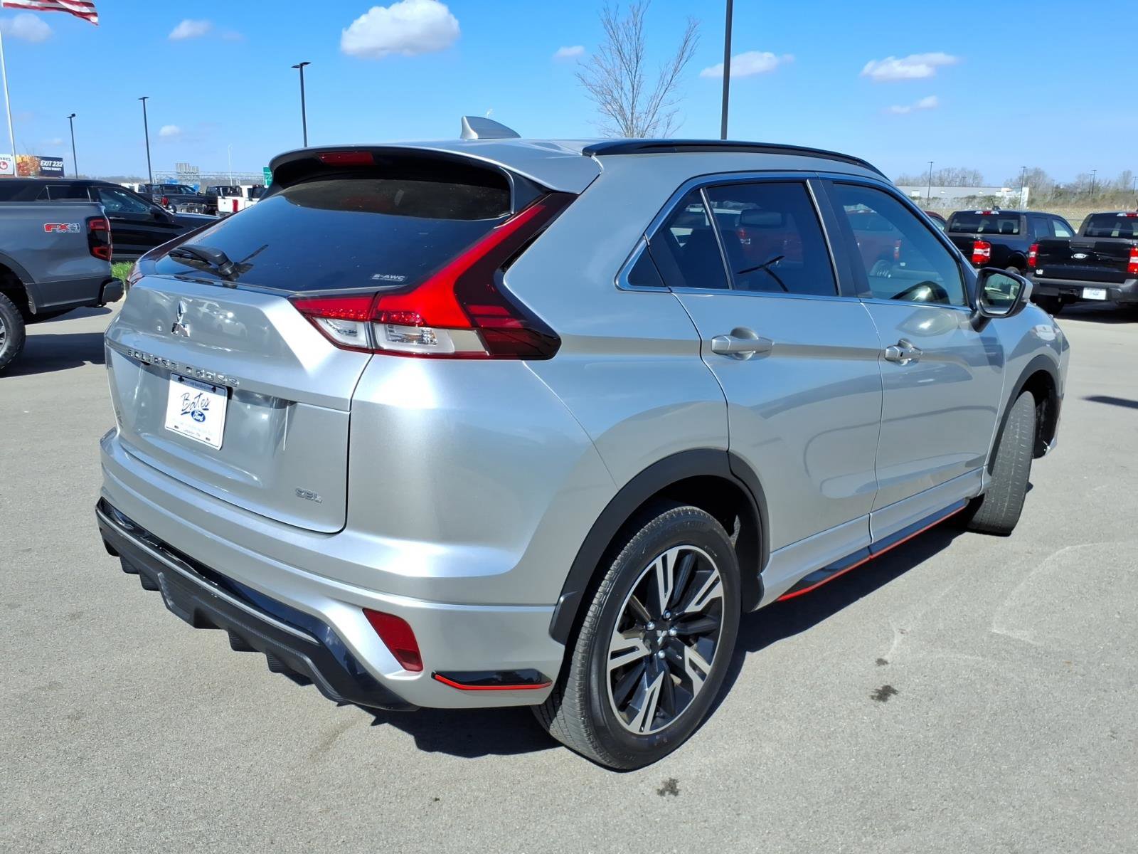 Used 2023 Mitsubishi Eclipse Cross SEL image 3