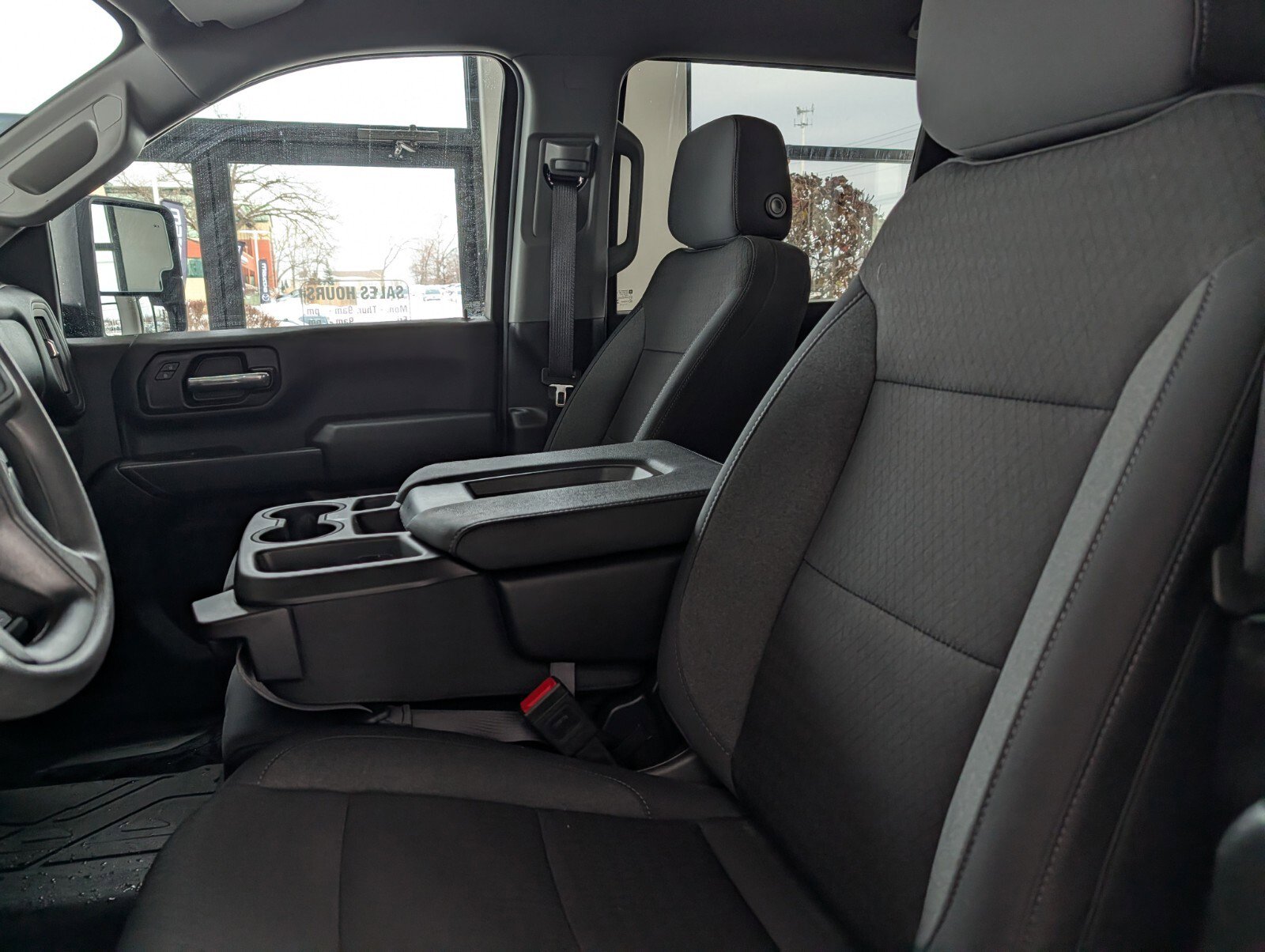 Used 2025 Chevrolet Silverado 2500 Custom w/ Custom Value Package image 9