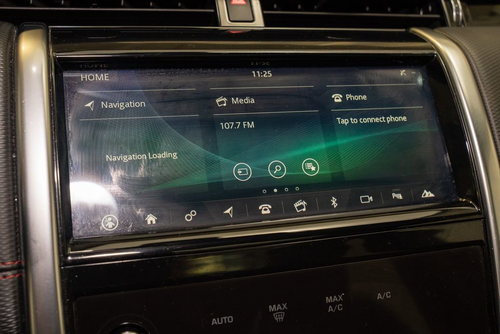 Used 2020 Land Rover Discovery Sport SE R-Dynamic image 15