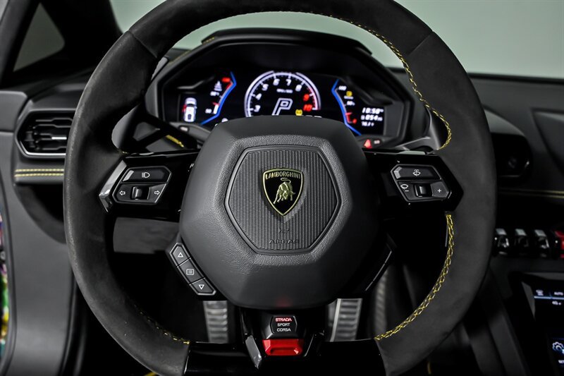 Used 2021 Lamborghini Huracan EVO RWD image 29