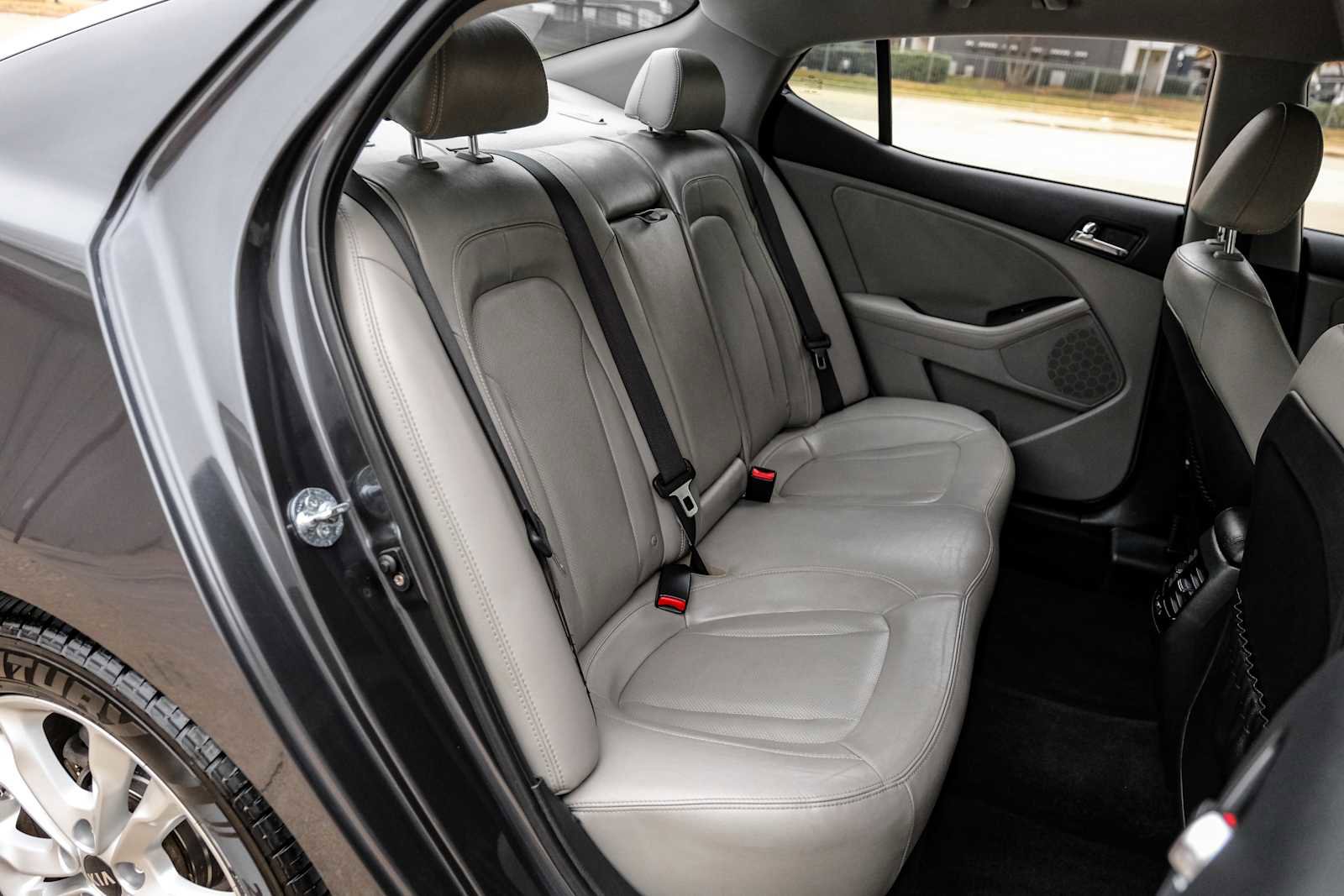 Used 2011 Kia Optima EX image 33