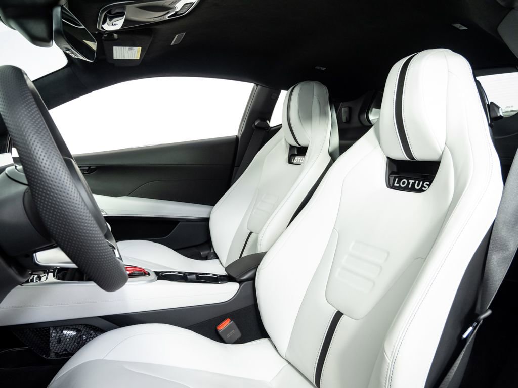 Used 2025 Lotus Emira image 5
