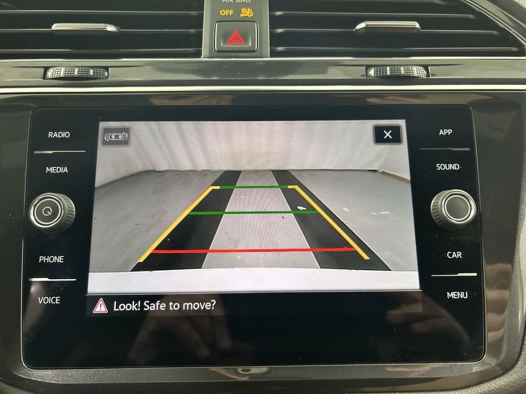 Used 2023 Volkswagen Tiguan SE R-Line FWD image 15