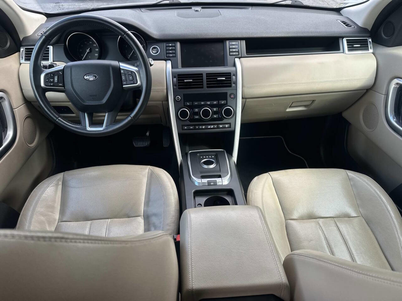 Used 2017 Land Rover Discovery Sport HSE AWD/4WD image 9