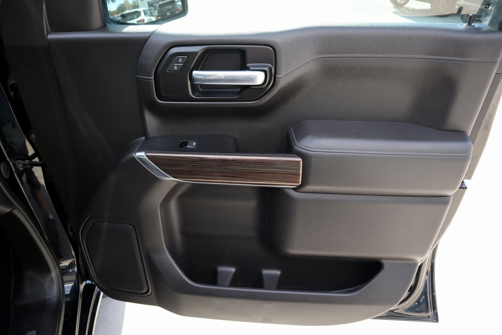 Used 2022 Chevrolet Silverado 1500 LT image 13