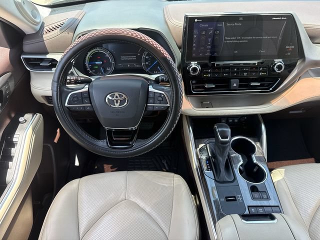 Used 2021 Toyota Highlander Limited FWD image 12