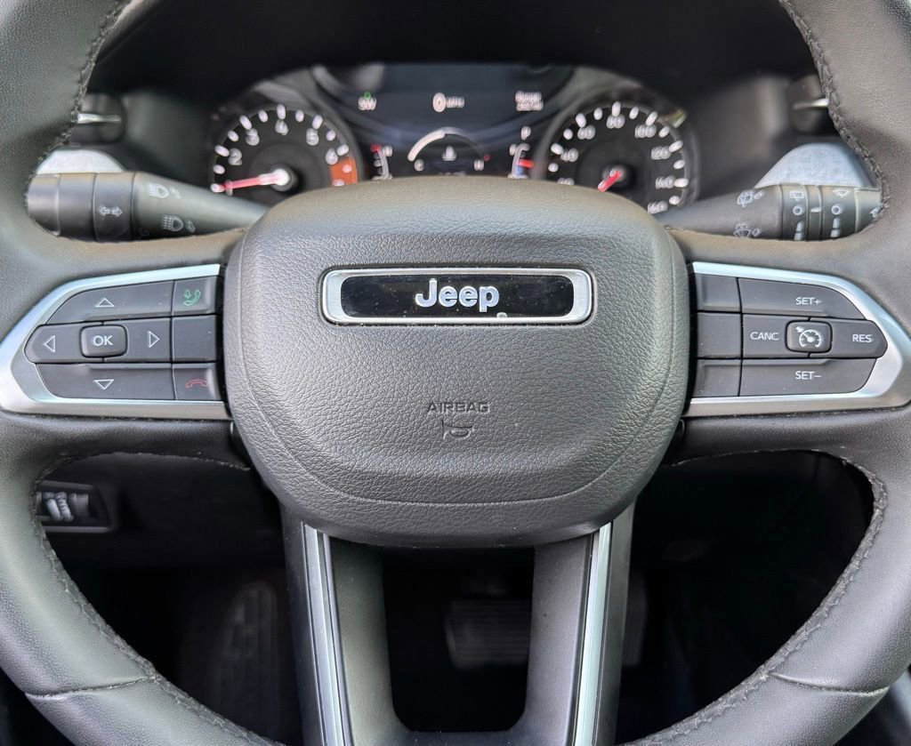 Used 2024 Jeep Compass Latitude image 6