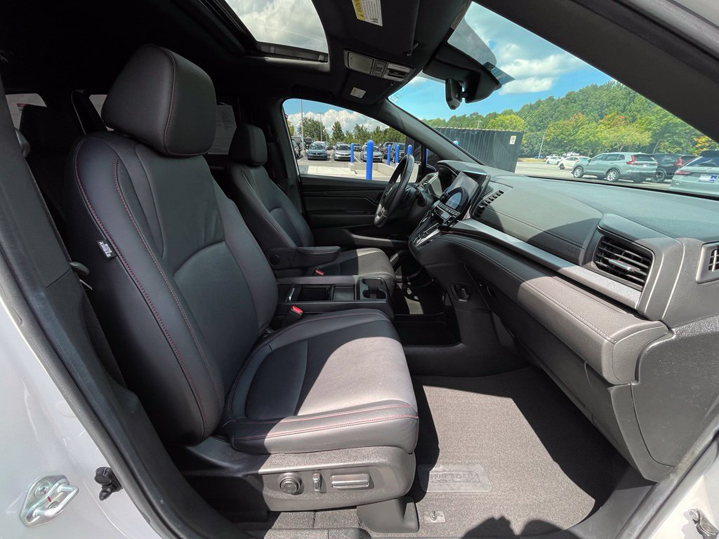 Certified 2024 Honda Odyssey Sport image 32