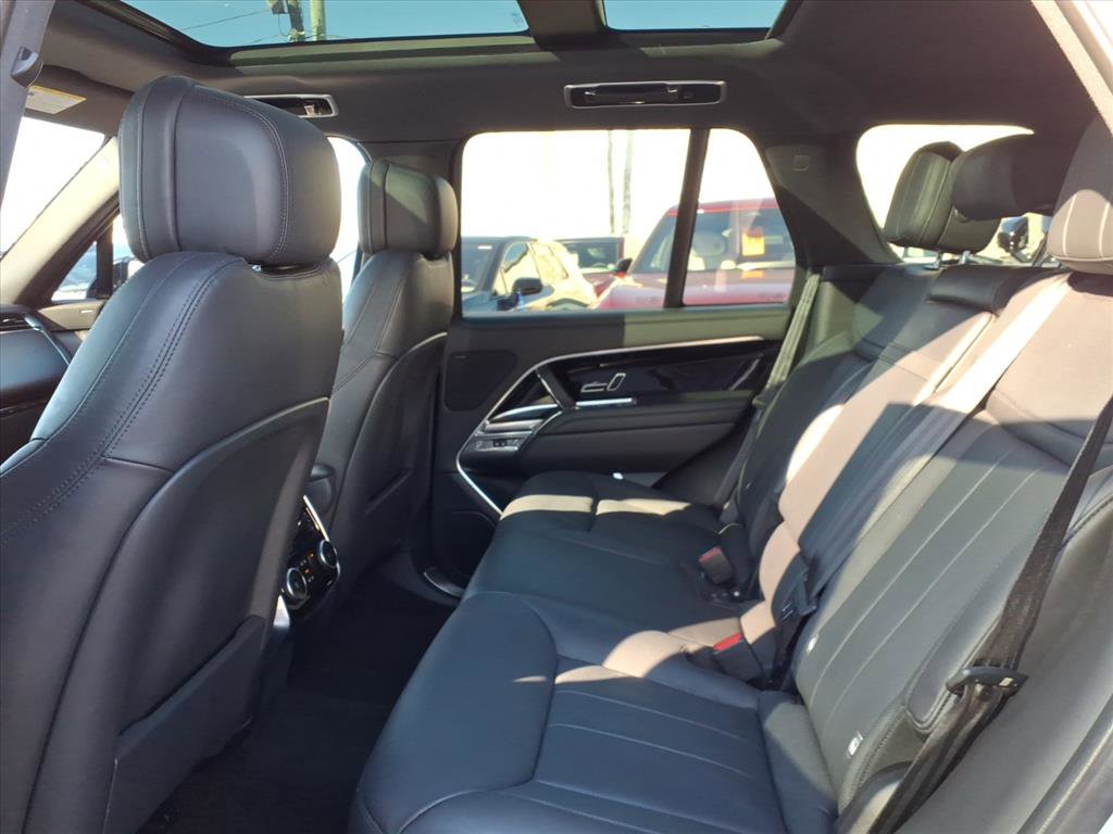 Used 2023 Land Rover Range Rover SE image 15