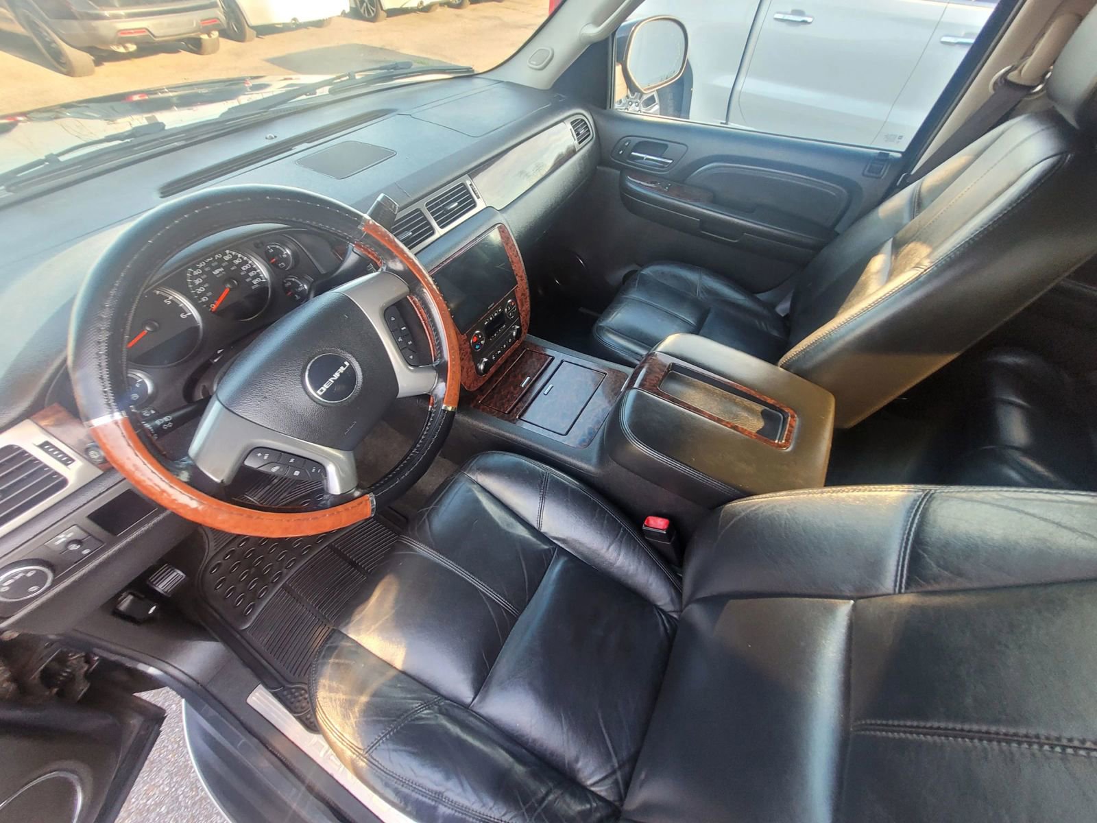 Used 2008 GMC Yukon Denali image 16