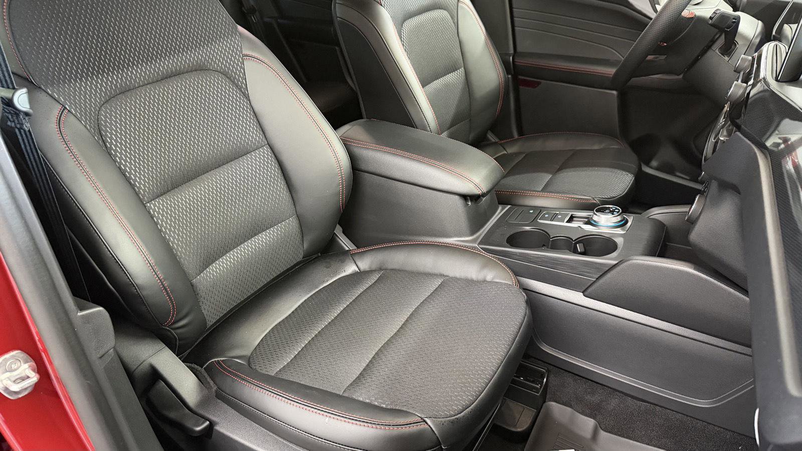 New 2026 Ford Escape ST-Line Select image 28